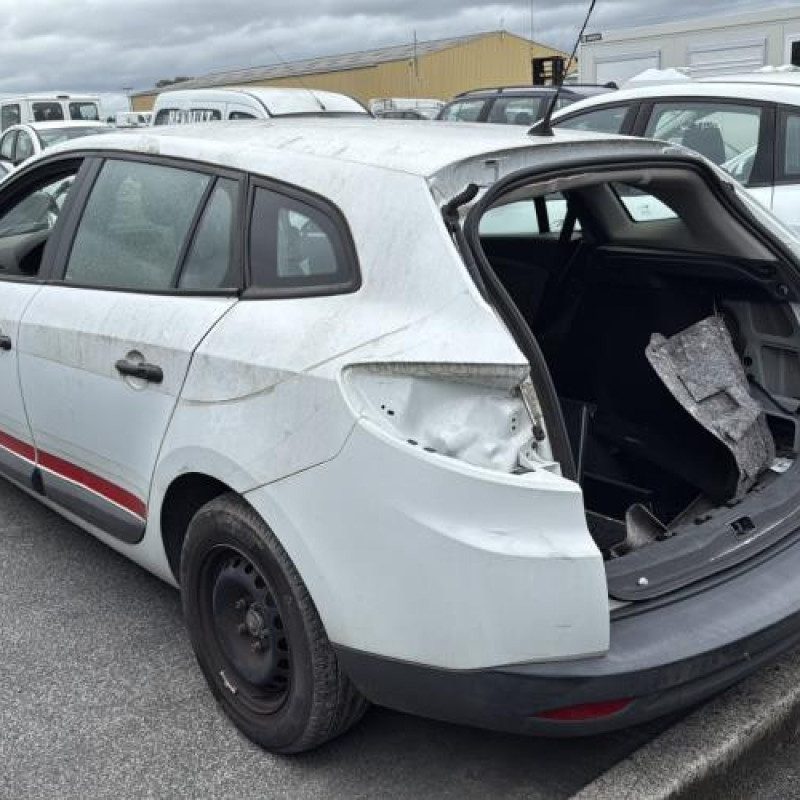 Aile avant gauche RENAULT MEGANE 3 Photo n°8