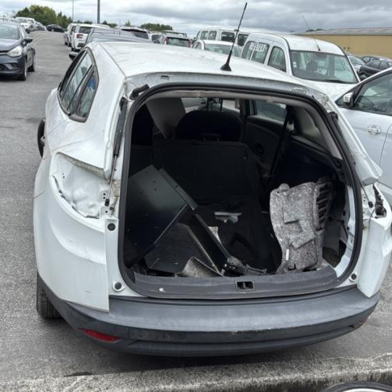 Aile avant gauche RENAULT MEGANE 3 Photo n°9