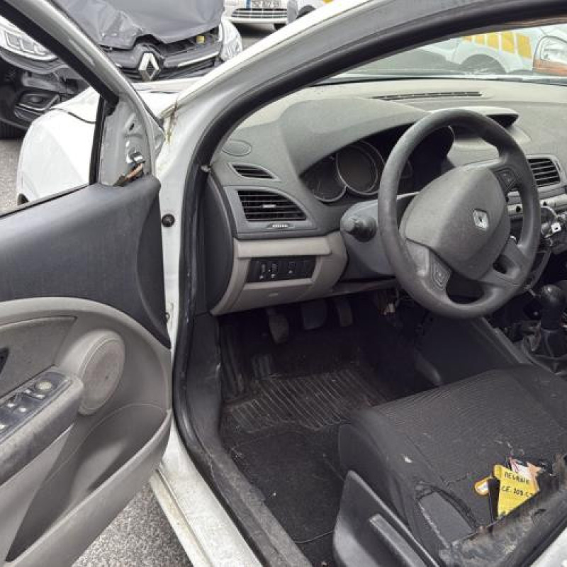 Capot RENAULT MEGANE 3 Photo n°18