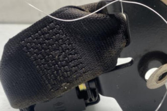 Attache ceinture arriere droit RENAULT CLIO 2
