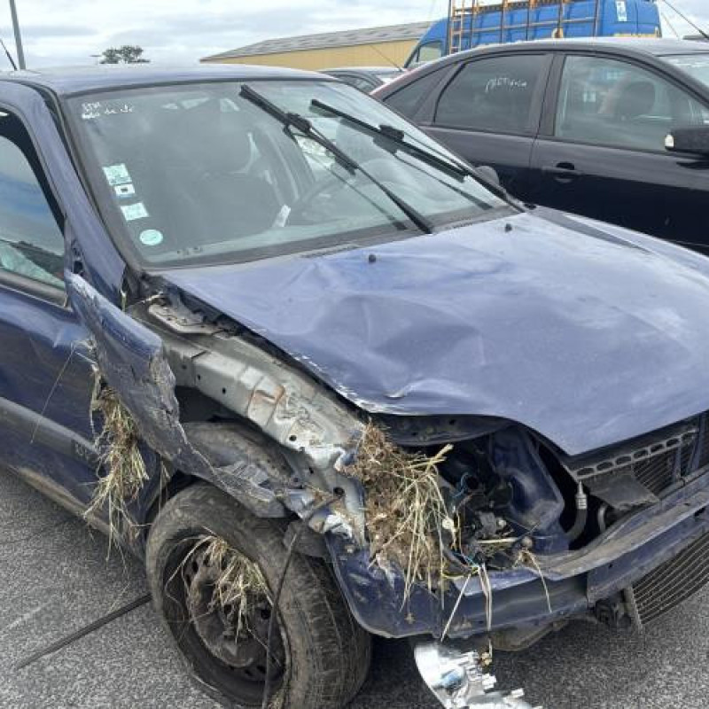 Attache ceinture arriere droit RENAULT CLIO 2 Photo n°5