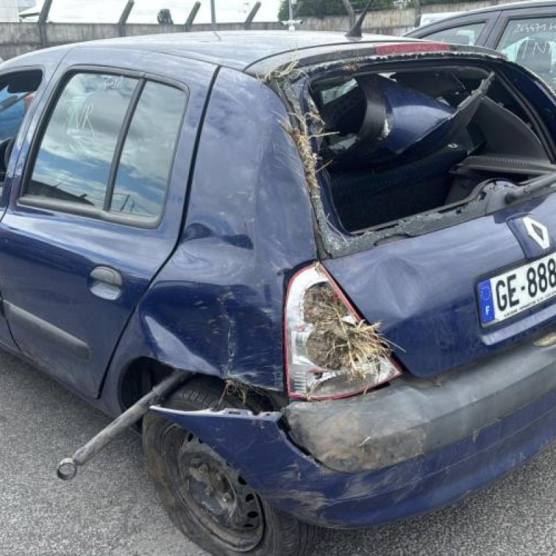 Attache ceinture arriere droit RENAULT CLIO 2 Photo n°7