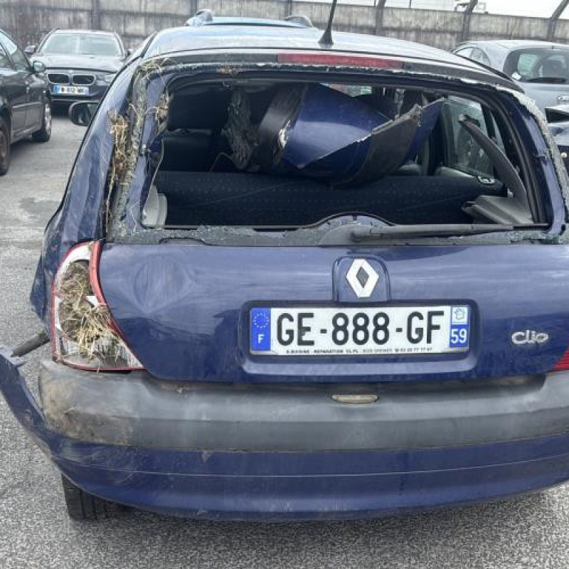 Attache ceinture arriere droit RENAULT CLIO 2 Photo n°8