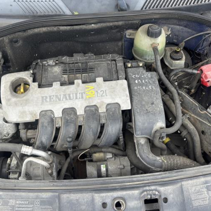Attache ceinture arriere droit RENAULT CLIO 2 Photo n°12