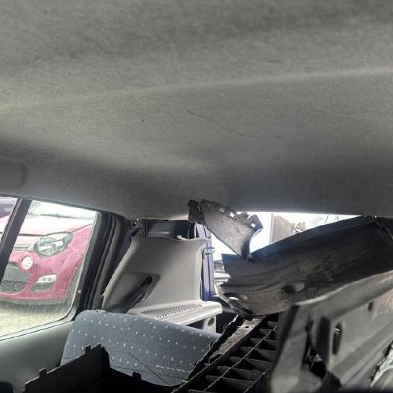 Attache ceinture arriere droit RENAULT CLIO 2 Photo n°16