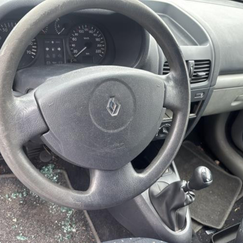 Attache ceinture arriere droit RENAULT CLIO 2 Photo n°17