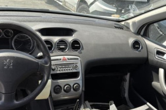 Feu arriere stop central PEUGEOT 308 1