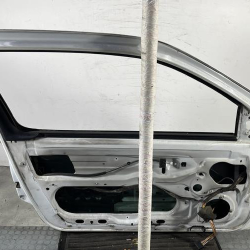 Porte avant gauche RENAULT CLIO 2 Photo n°6