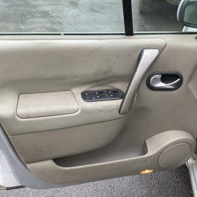 Leve vitre electrique avant gauche RENAULT SCENIC 2 Photo n°17