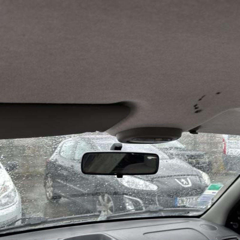Feu arriere principal gauche (feux) RENAULT CLIO 2 CAMPUS Photo n°19