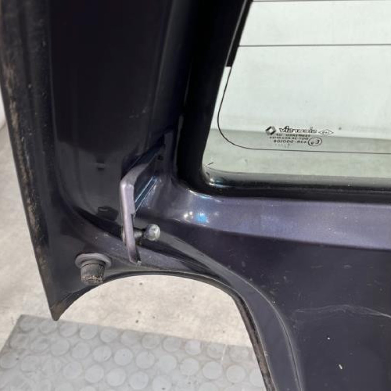 Malle/Hayon arriere RENAULT TWINGO 1 Photo n°10