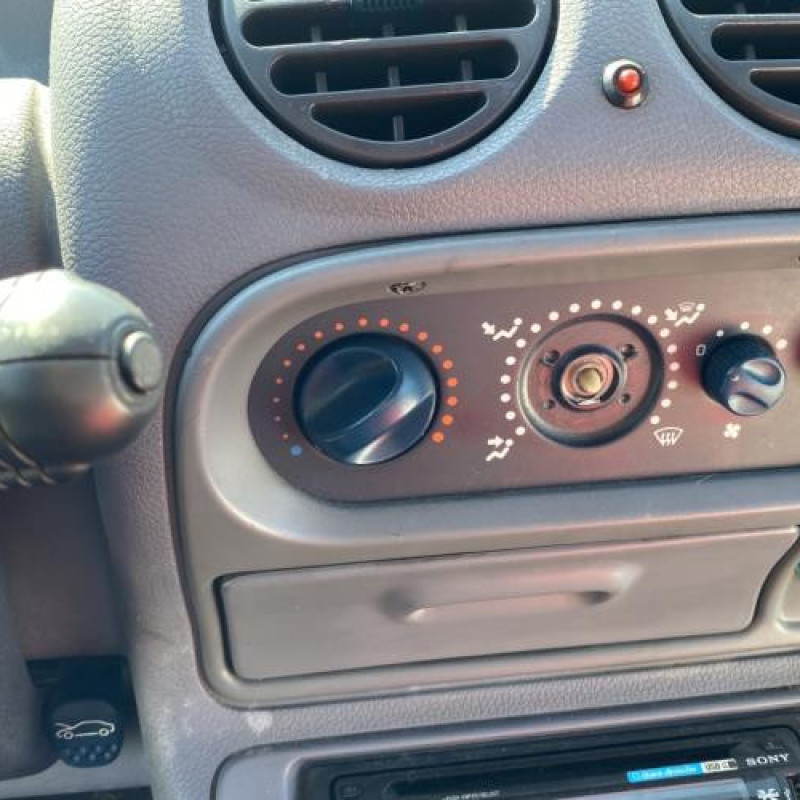 Leve vitre electrique avant gauche RENAULT TWINGO 1 Photo n°18