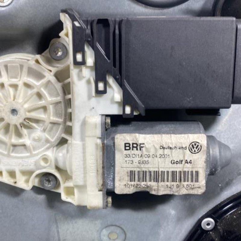 Leve vitre electrique avant gauche VOLKSWAGEN GOLF 4 Photo n°3