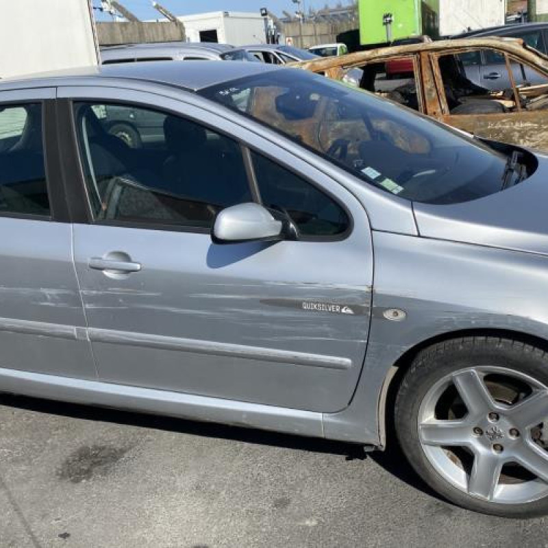 Pare choc arriere PEUGEOT 307 Photo n°15