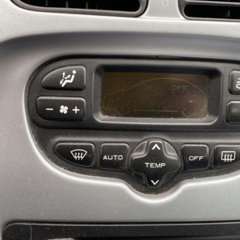 Feu arriere principal gauche (feux) CITROEN XSARA PICASSO Photo n°13