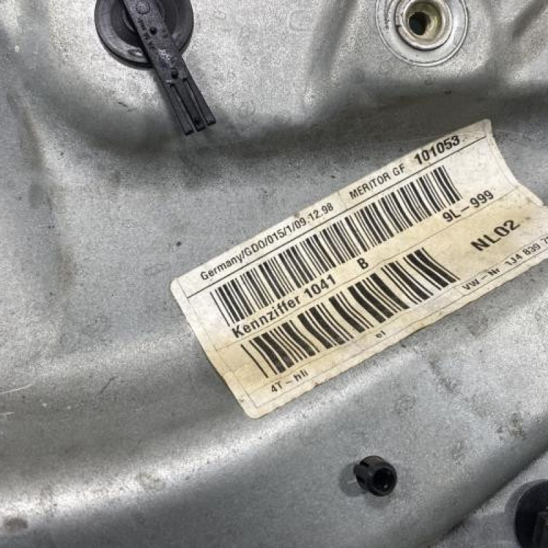 Leve vitre electrique arriere gauche VOLKSWAGEN GOLF 4 Photo n°2