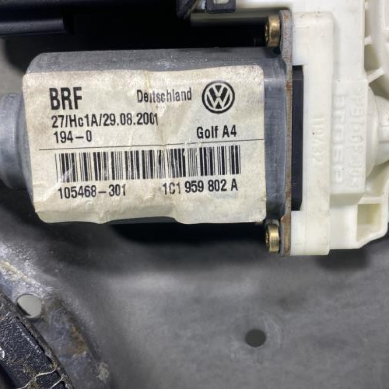 Leve vitre electrique avant droit VOLKSWAGEN GOLF 4 Photo n°3