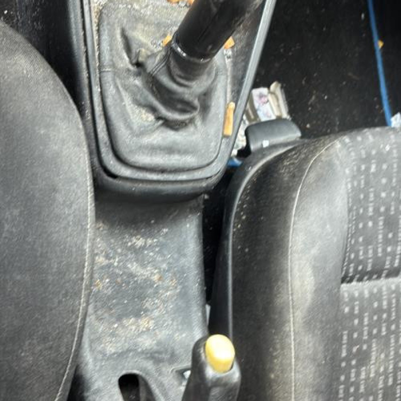 Poignee interieur arriere gauche VOLKSWAGEN GOLF 4 Photo n°19