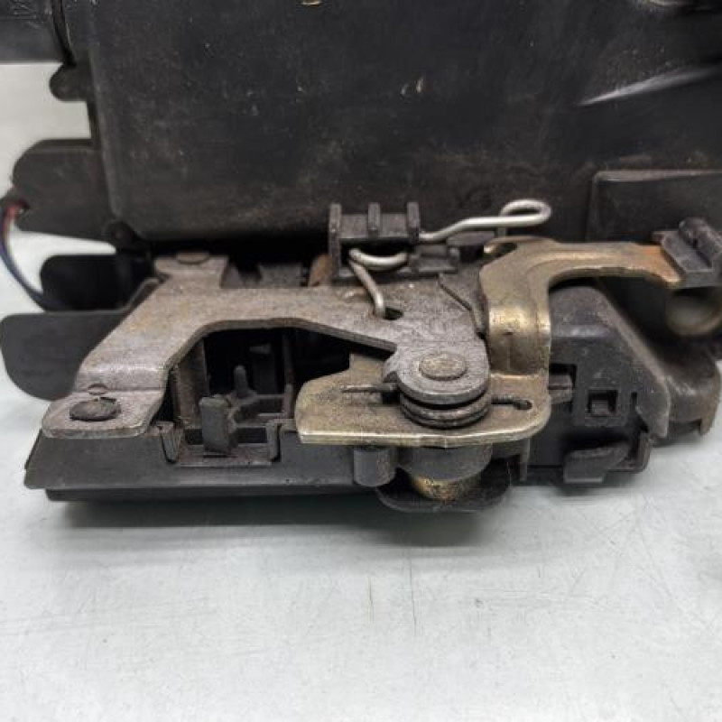 Serrure avant gauche VOLKSWAGEN GOLF 4 Photo n°3