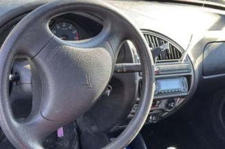 Arret de porte avant droit CITROEN SAXO