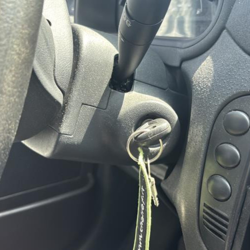 Poignee porte avant droit CITROEN C2 Photo n°19