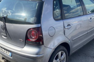 Vitre avant gauche VOLKSWAGEN POLO 4