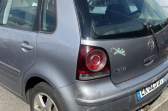 Vitre avant gauche VOLKSWAGEN POLO 4