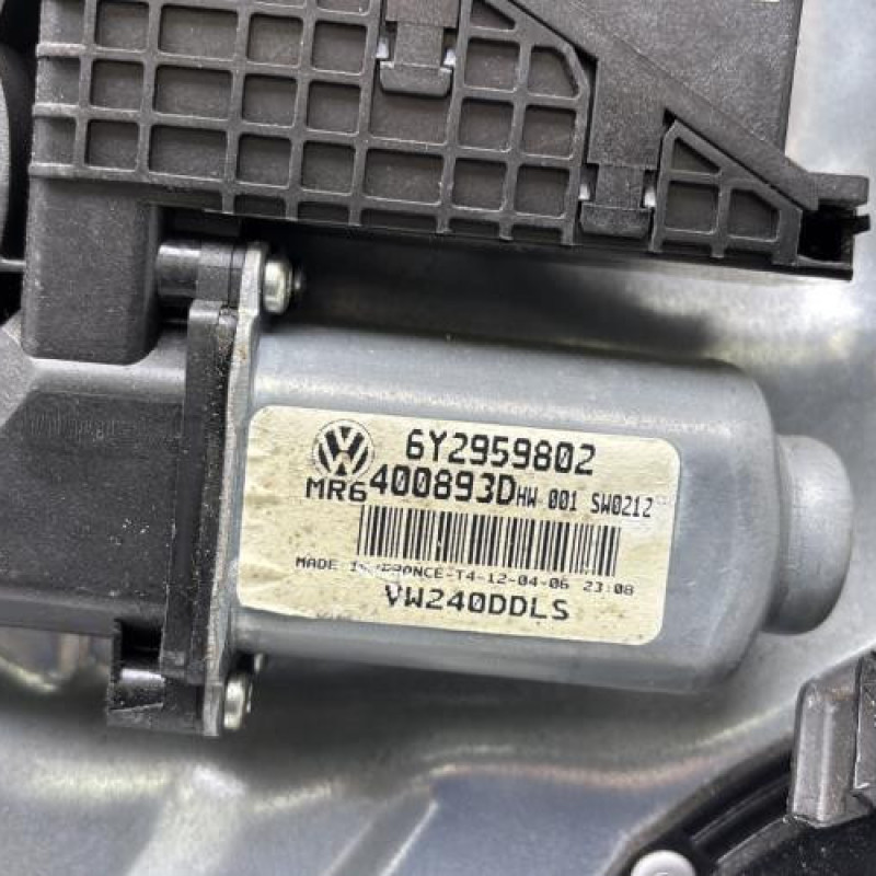 Leve vitre electrique avant gauche VOLKSWAGEN POLO 4 Photo n°4