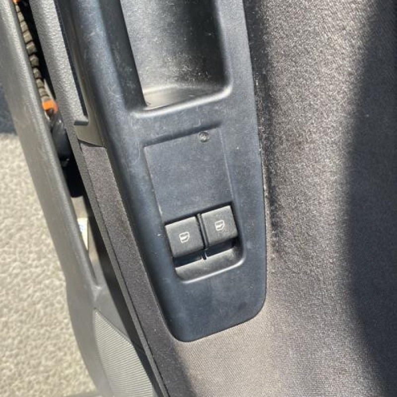 Leve vitre electrique avant gauche VOLKSWAGEN POLO 4 Photo n°18