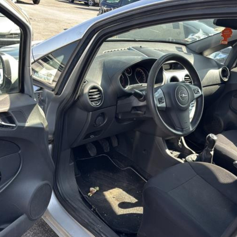 Calandre OPEL CORSA D Photo n°18