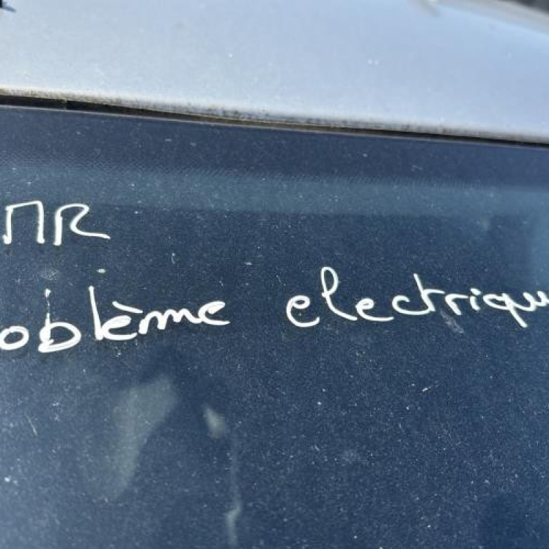 Calandre OPEL CORSA D Photo n°19