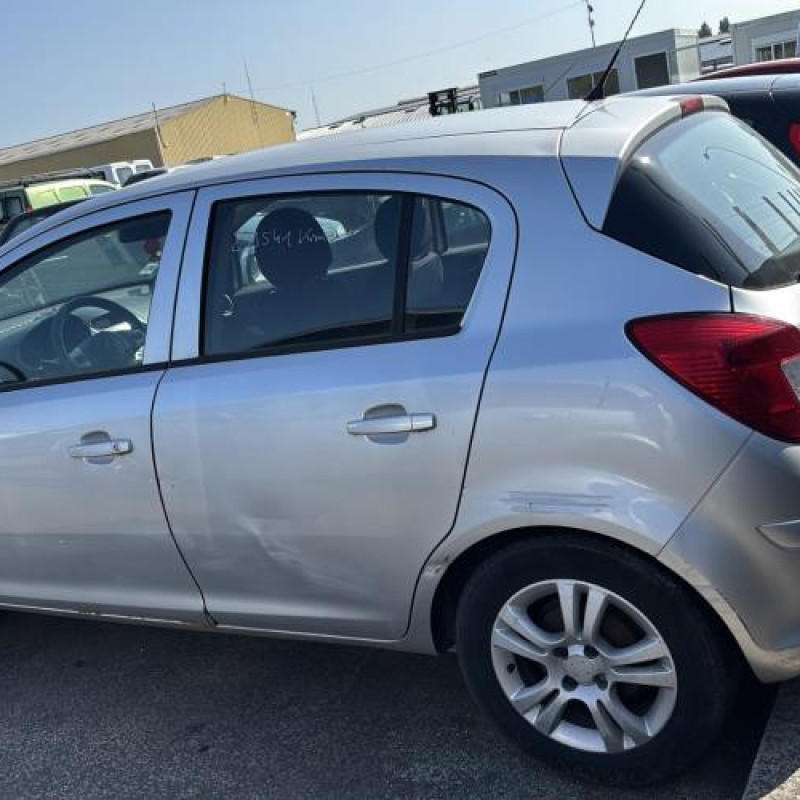 Capot OPEL CORSA D Photo n°15