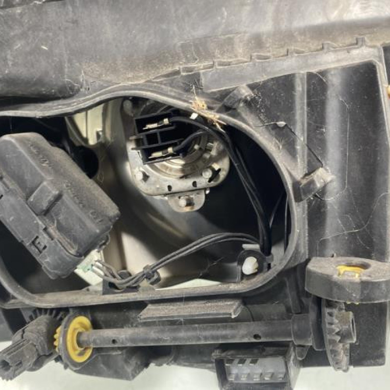 Optique avant principal gauche (feux)(phare) OPEL CORSA D Photo n°3