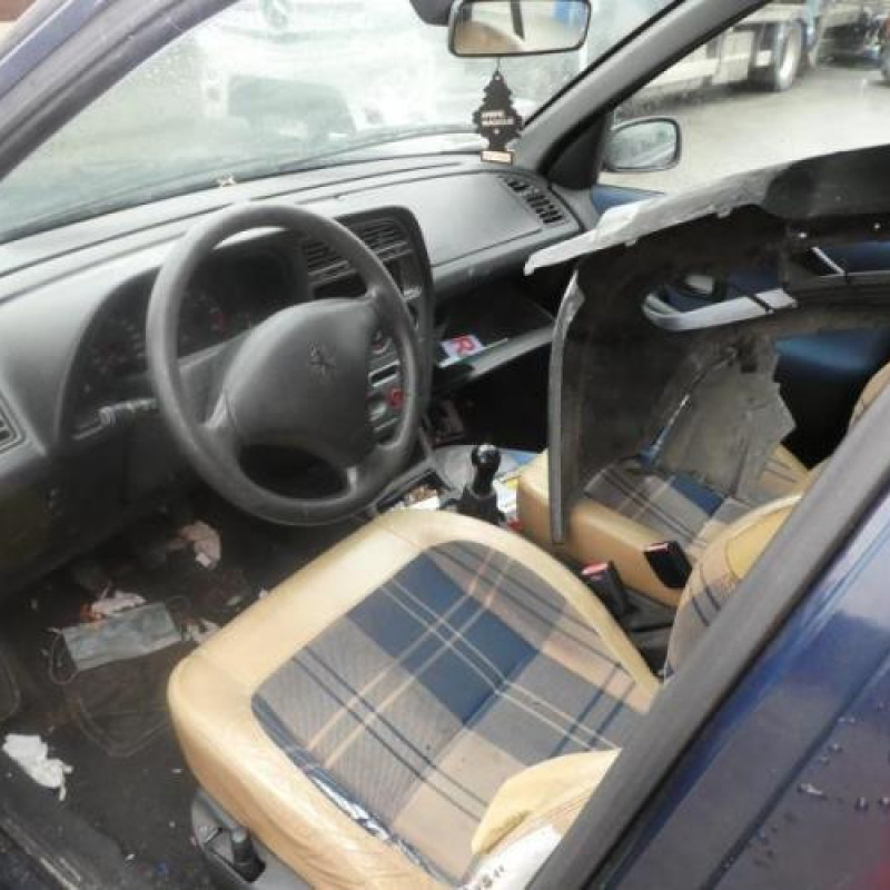 Vitre arriere gauche PEUGEOT 306 Photo n°11