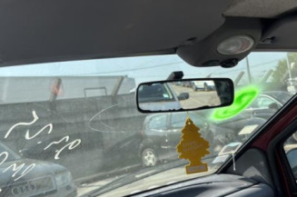 Attache ceinture arriere droit RENAULT TWINGO 1