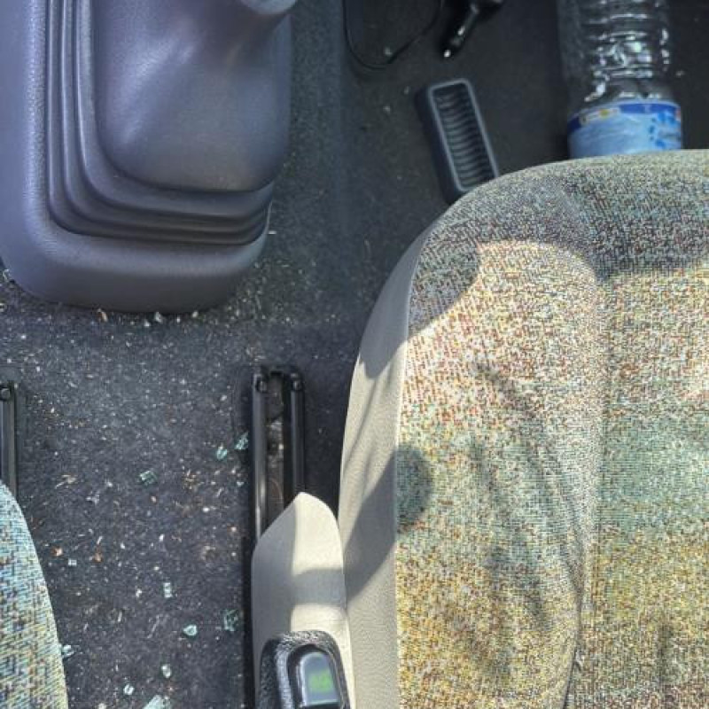 Attache ceinture arriere droit RENAULT TWINGO 1 Photo n°16