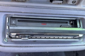 Attache ceinture arriere droit RENAULT TWINGO 1