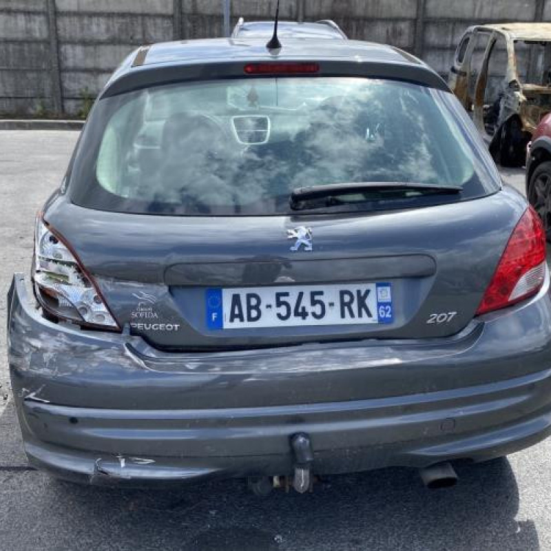 Attache ceinture avant gauche PEUGEOT 207 Photo n°8