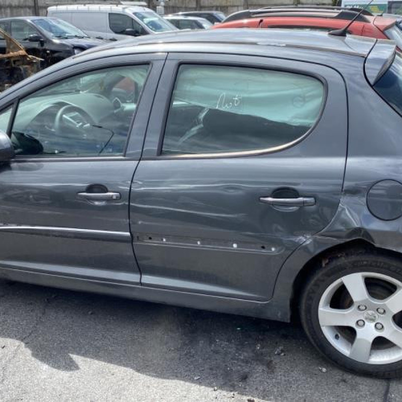 Attache ceinture avant gauche PEUGEOT 207 Photo n°9
