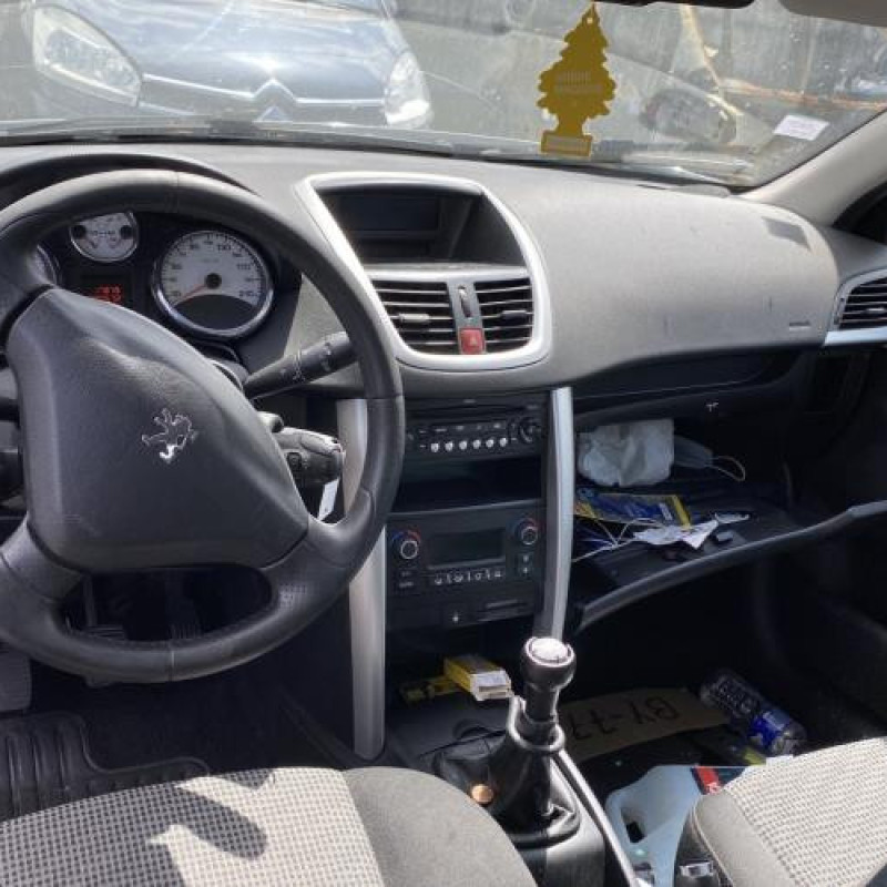Attache ceinture avant gauche PEUGEOT 207 Photo n°17