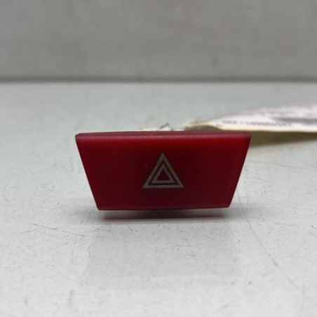 Bouton de warning PEUGEOT 107 Photo n°1