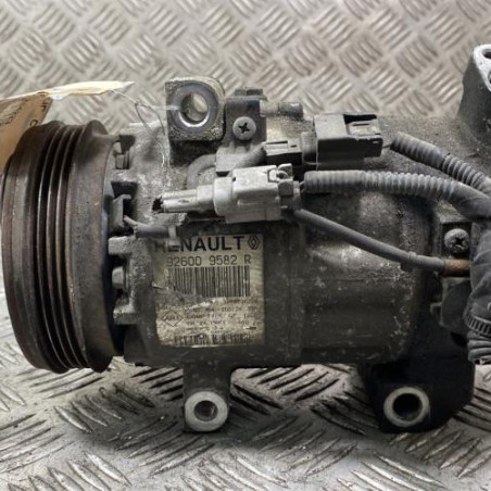 Compresseur clim RENAULT CLIO 4 Photo n°1