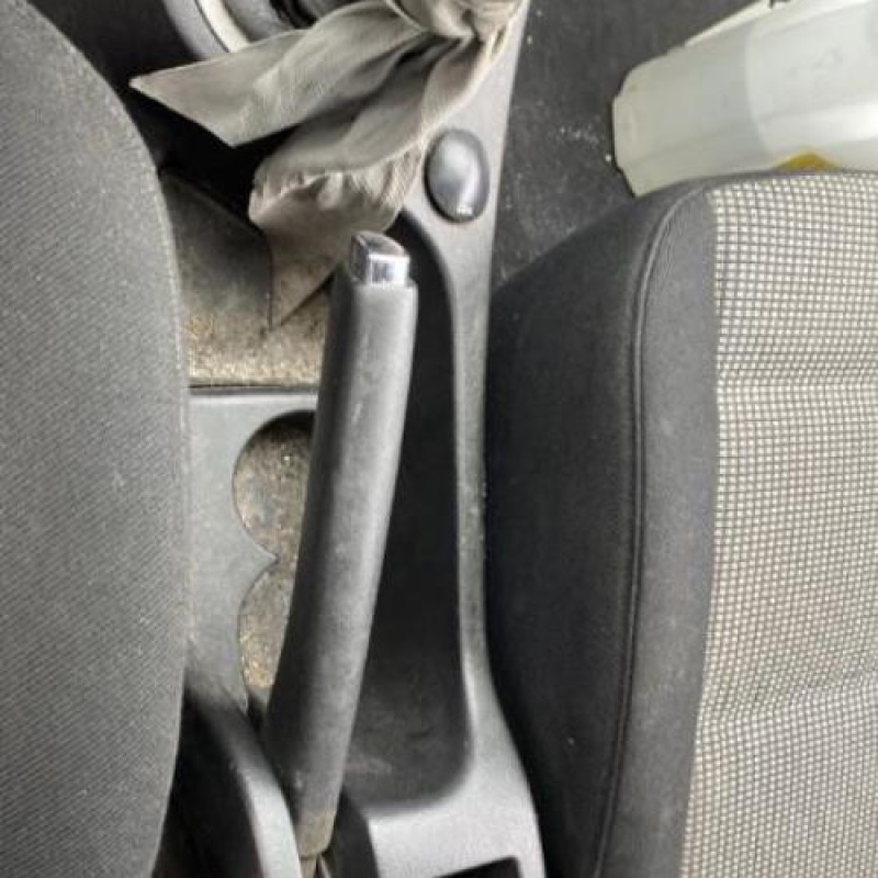 Attache ceinture avant gauche PEUGEOT 307 Photo n°15