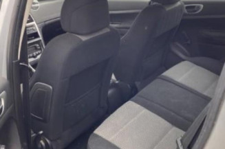 Attache ceinture avant gauche PEUGEOT 307