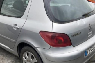 Attache ceinture avant gauche PEUGEOT 307