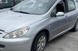 Attache ceinture avant gauche PEUGEOT 307