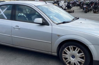 Serrure avant droit FORD MONDEO 2