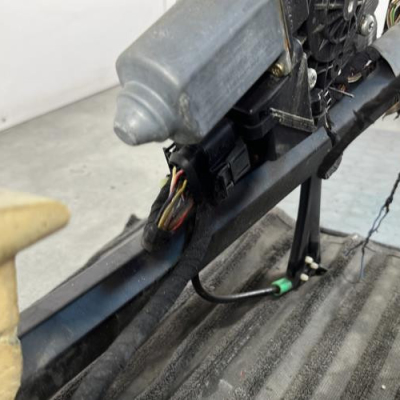 Leve vitre electrique avant gauche AUDI A4 1 Photo n°4