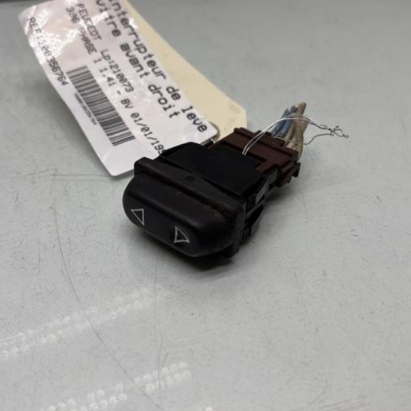 Interrupteur de leve vitre avant droit PEUGEOT 306 Photo n°1