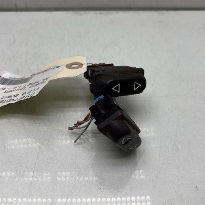 Interrupteur de leve vitre avant gauche PEUGEOT 306 Photo n°3